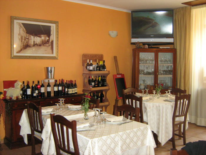 La Griglia - Ristorante - Amantea (CS) - Pizzeria - Bar - Specialità marinare - pesce fresco - carne argentina - bistecca fiorentina - antipasto tipico - salumi - formaggi - cantina di vini selezionati